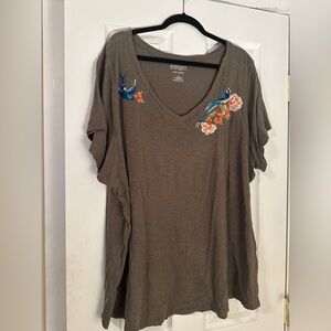 Torrid Dark green embroidered tshirt